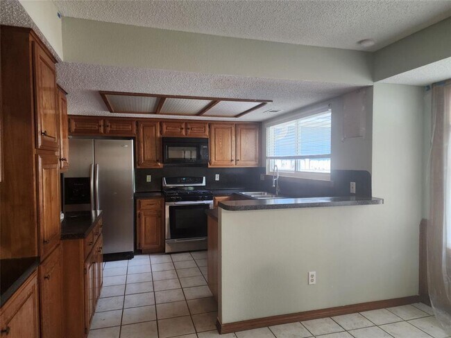 Building Photo - 1704 Hermitage Dr