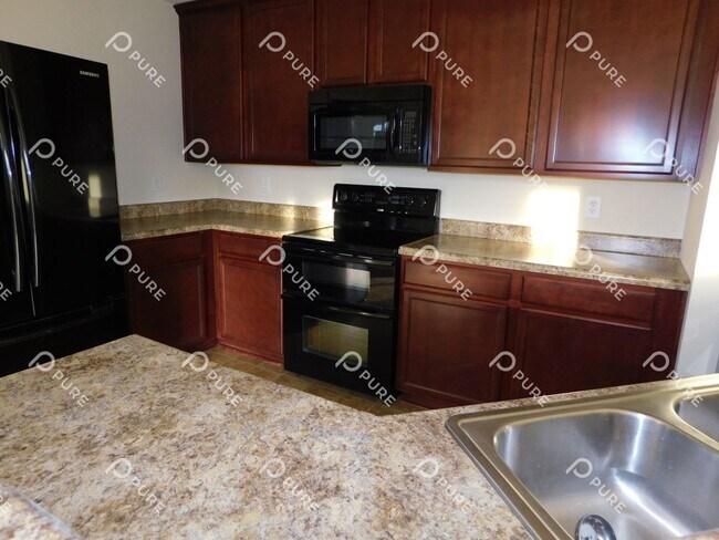 Building Photo - 108 Barnard St