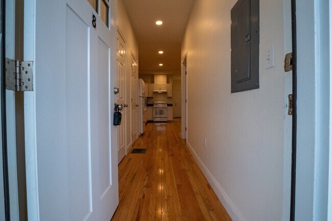 Foto del edificio - 6-8 Claflin St