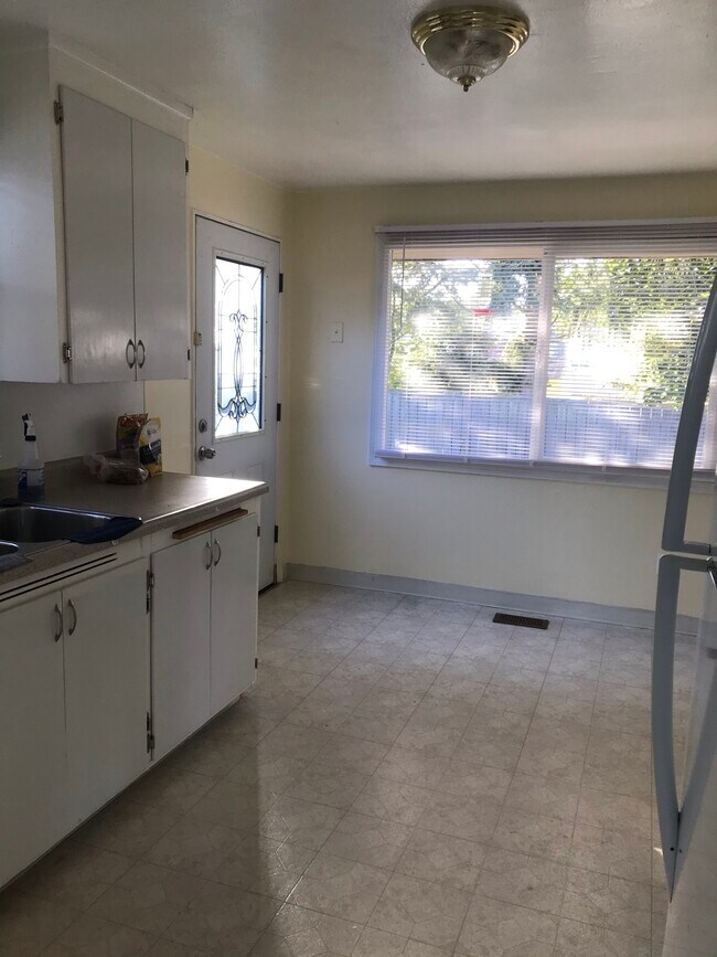 Foto del edificio - 4406 N Highland Ave