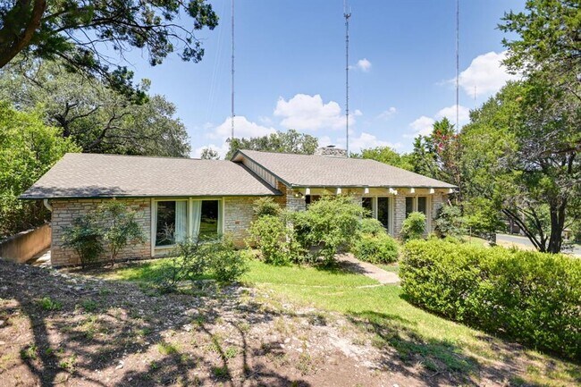 Building Photo - 2412 Deer Pass
