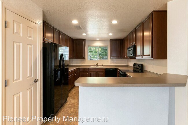 Building Photo - 3 br, 2.5 bath House - 19050 E 58th Ave