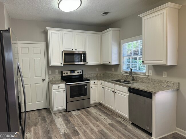 Building Photo - 4680 Ogeechee Dr