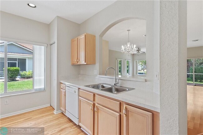 Foto del edificio - 4704 SW 12th Pl