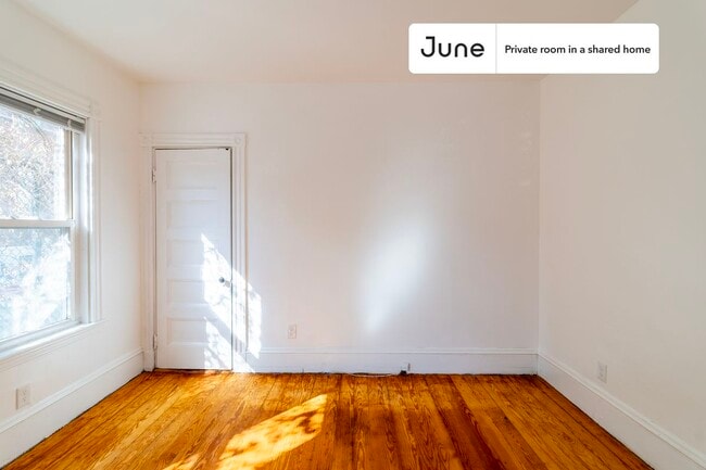 Building Photo - Room in Shared 4 bed/1 bath home in JFK/UMass