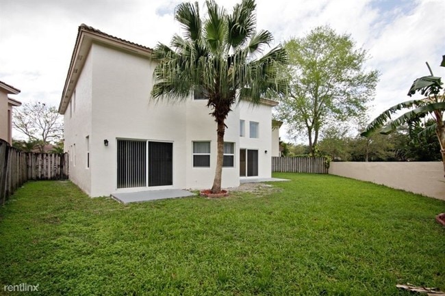 Building Photo - 200 La Costa Cir