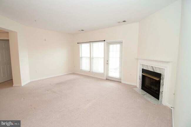 Foto del edificio - 2921 Deer Hollow Way