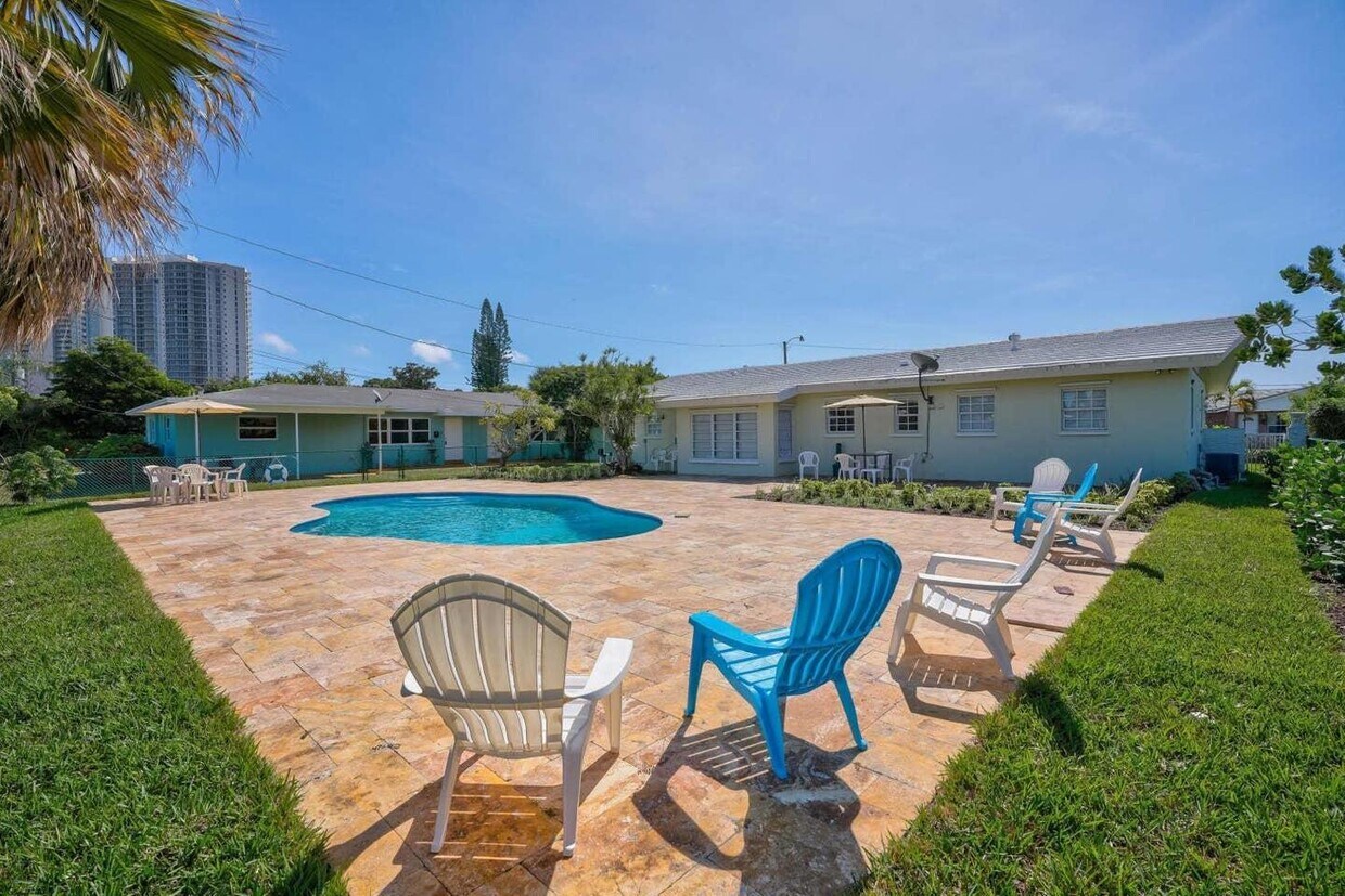 Foto principal - 1160 Cabana Rd