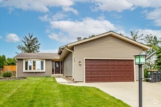 Building Photo - 310 Huntington Dr