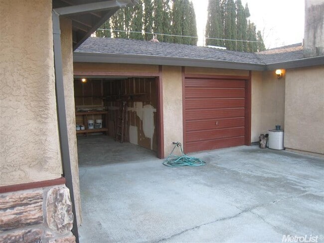 Building Photo - 4439 Myrtle Ave