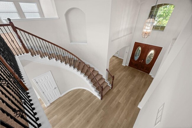 Building Photo - 6819 Chalk Hill Dr
