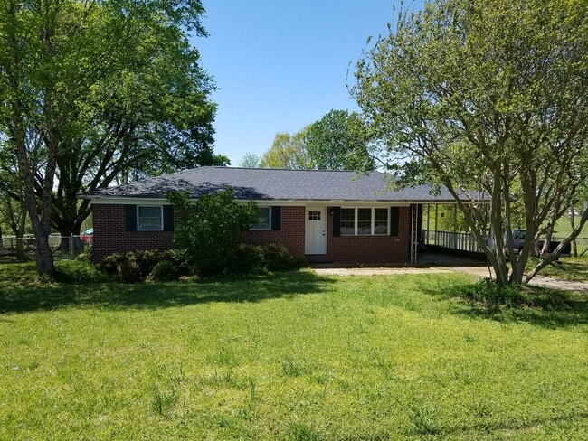 Peaceful and Convenient - Peaceful and Convenient House