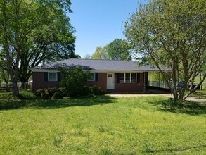 Building Photo - 4045 Brookfield Dr