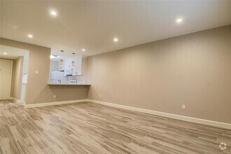 Building Photo - 2744 Briarhurst Dr