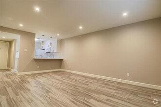 Building Photo - 2744 Briarhurst Dr