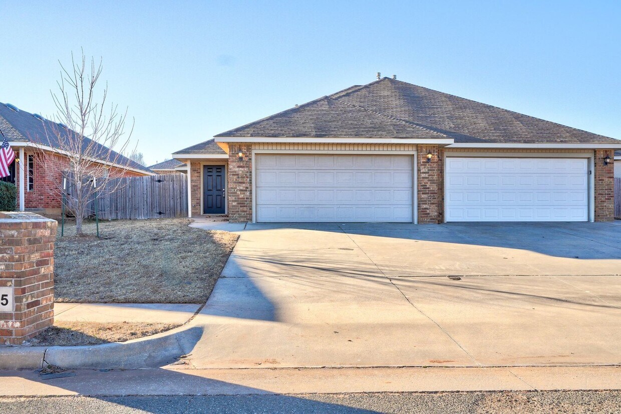 Primary Photo - 7715 Bennie Terrace