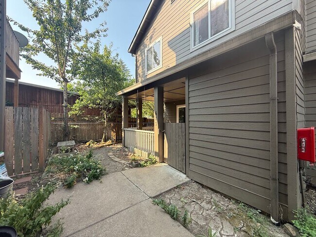 Foto del edificio - 683 SE 197th Ave