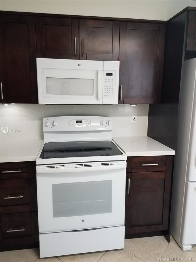 Building Photo - 912 Sevilla Cir