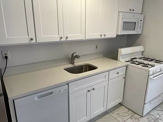 Foto del edificio - 9 W 126th St