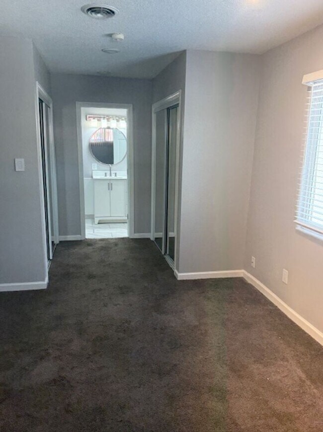 Foto del edificio - Beautiful 3 bedroom 2 bath 2 car garage ho...