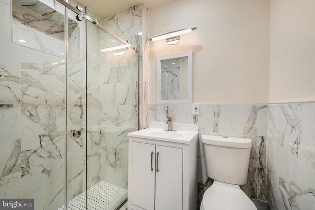 Foto del edificio - 704 S Washington Square