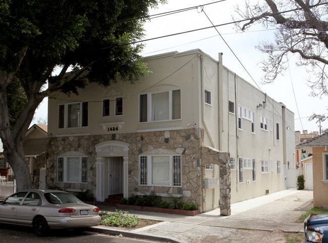 Building Photo - 1424 E Appleton St