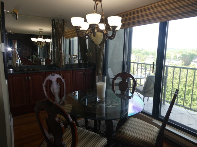 Foto del edificio - 55 River Rd