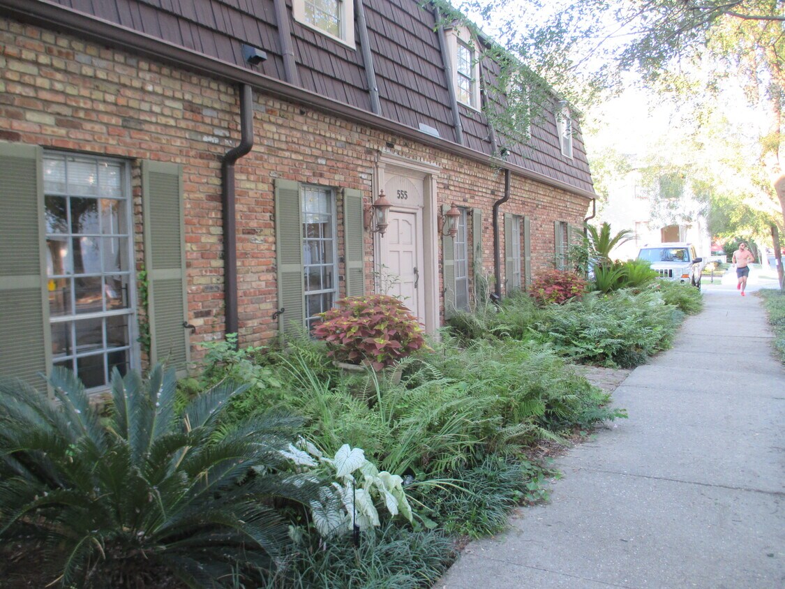 555 Spanish Town Rd Unit 4, Baton Rouge, LA 70802 Apartments in Baton