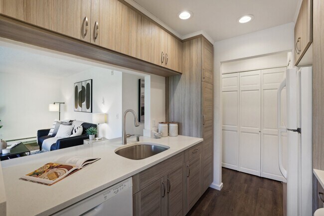 Foto del edificio - Sammamish Parkway Condos
