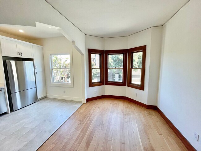Building Photo - 2BR/1BA Prime Telegraph Hill Single Family...