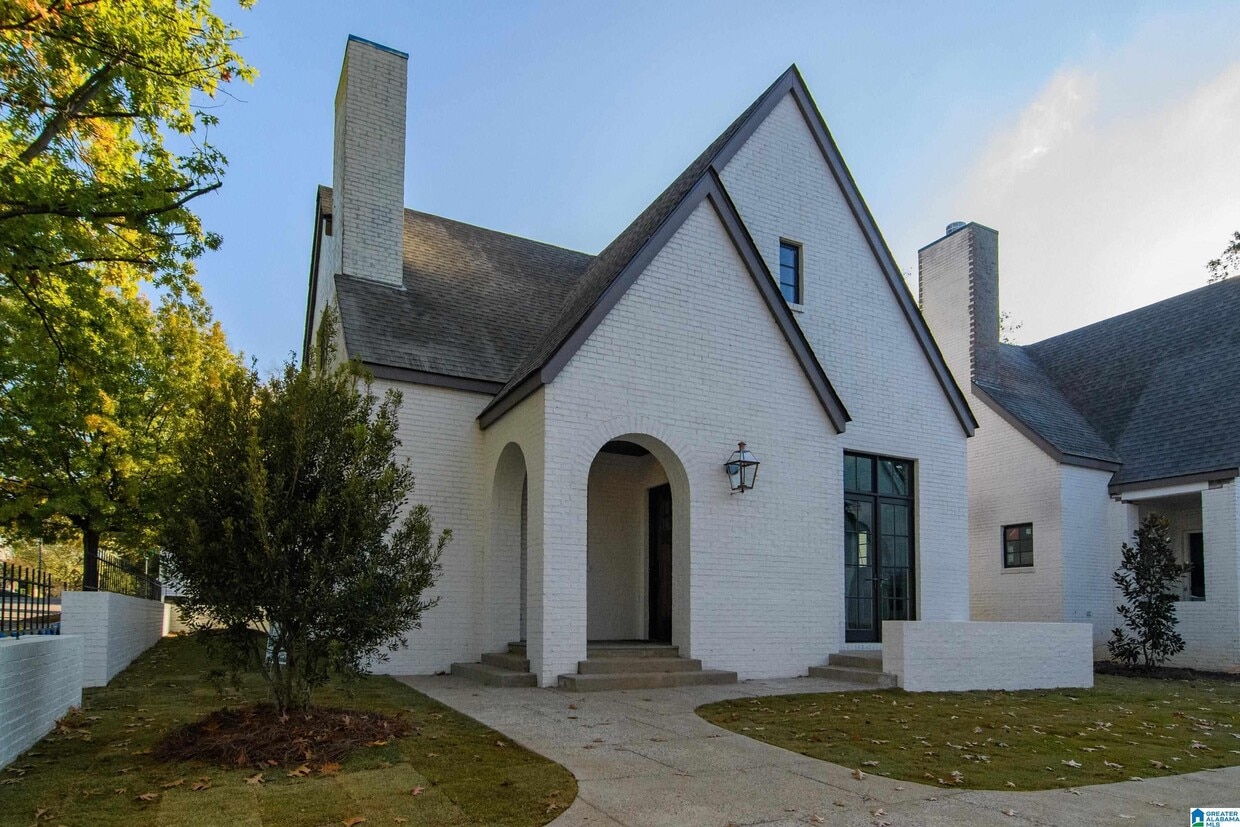 Foto principal - 3729 5th Ave S