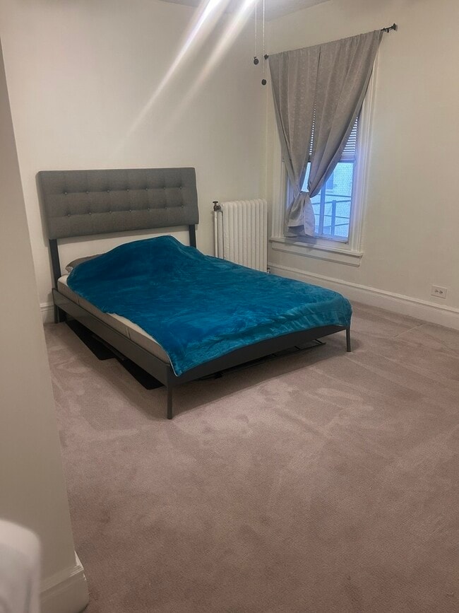 Building Photo - 5300 S Shore Dr