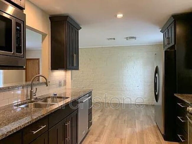 Photo - 1602 Sheffield Rd House