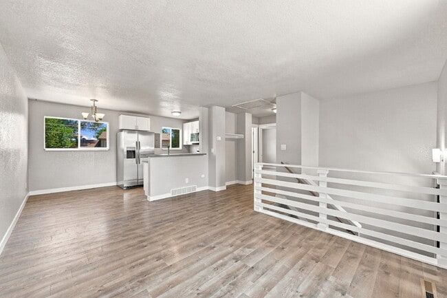 Building Photo - $2,095.95, 4 bed, 2 bath, located in Colorado Springs with a fenced-in backyard.
