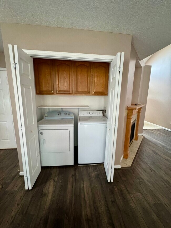 Foto del edificio - 3054 Cherrywood Dr