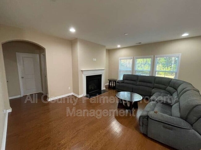 Building Photo - 120 Gazania Way