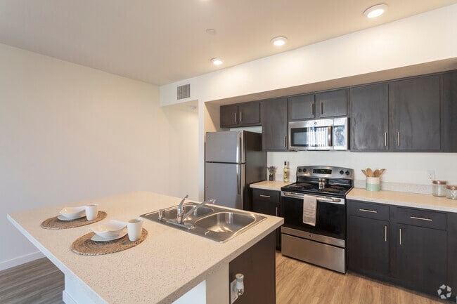 1 HAB, 1 BA - 629 ft² - FiftyOne Baltimore at the Crossroads
