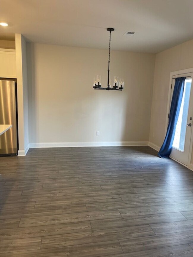 Foto del edificio - 4528 Skywood Ln
