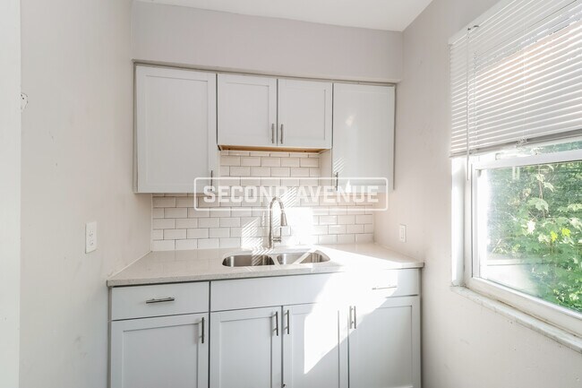 Foto del edificio - 3350 Cavanaugh Ave