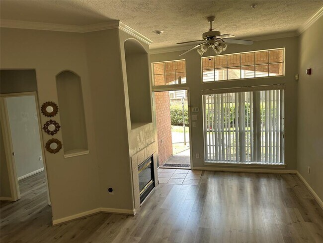 Foto del edificio - 2710 Grants Lake Blvd