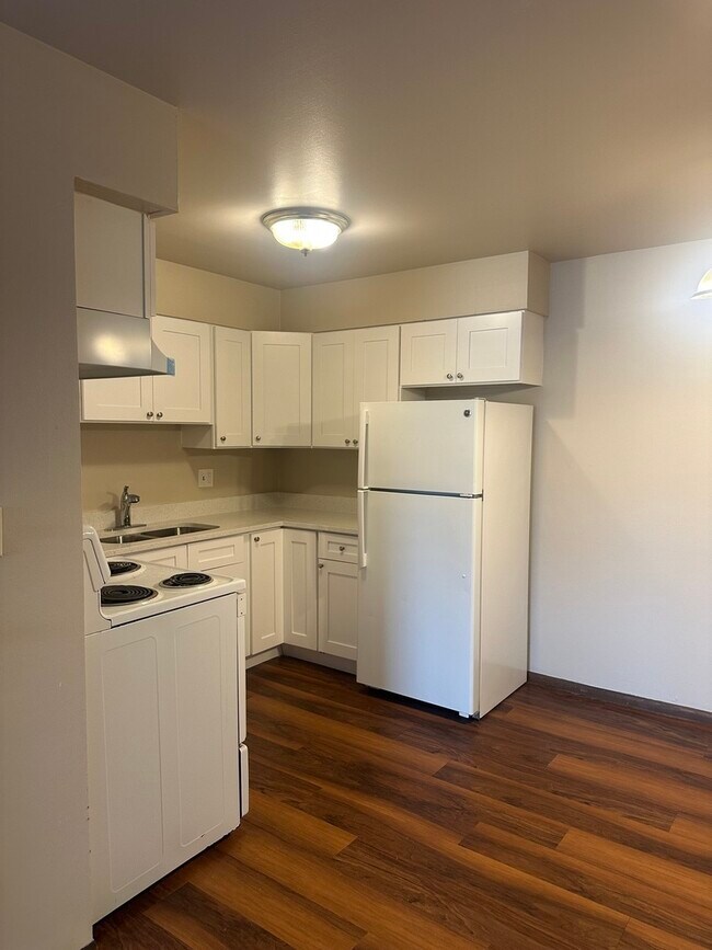 Foto del edificio - 1025 N Farnsworth Ave