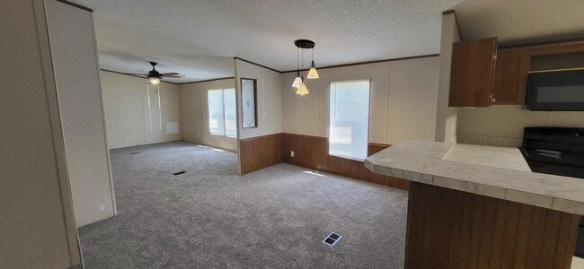 Foto del edificio - 3024 E 13th Ct
