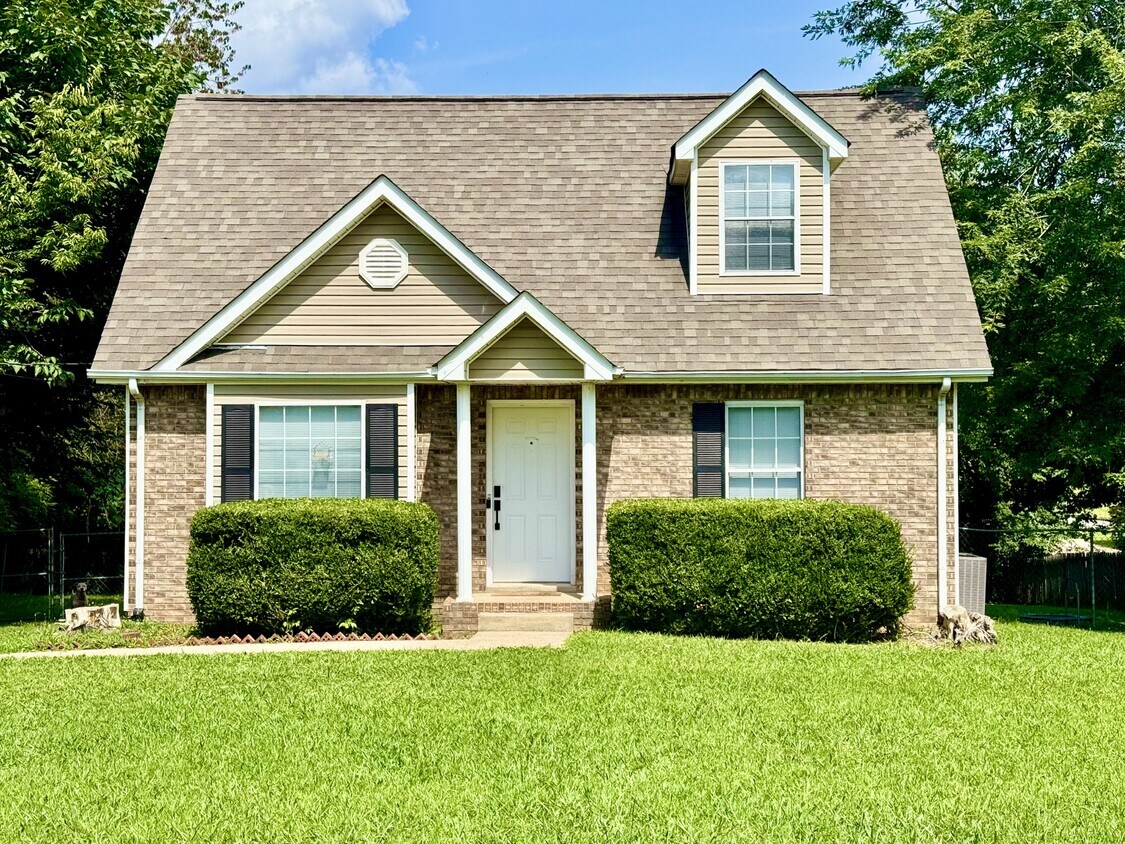 Foto principal - 3421 Oak Lawn Dr