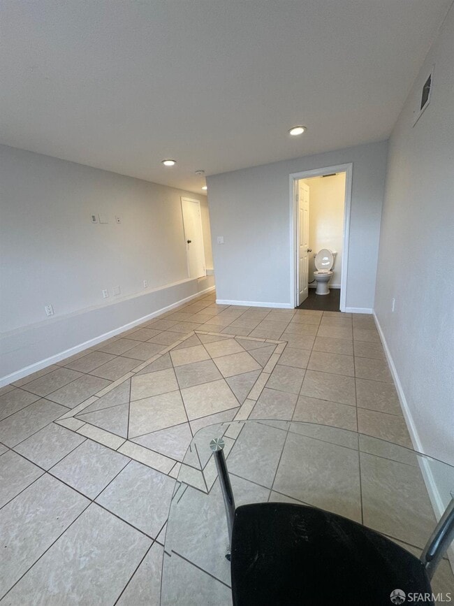 Building Photo - 444 Higate Dr