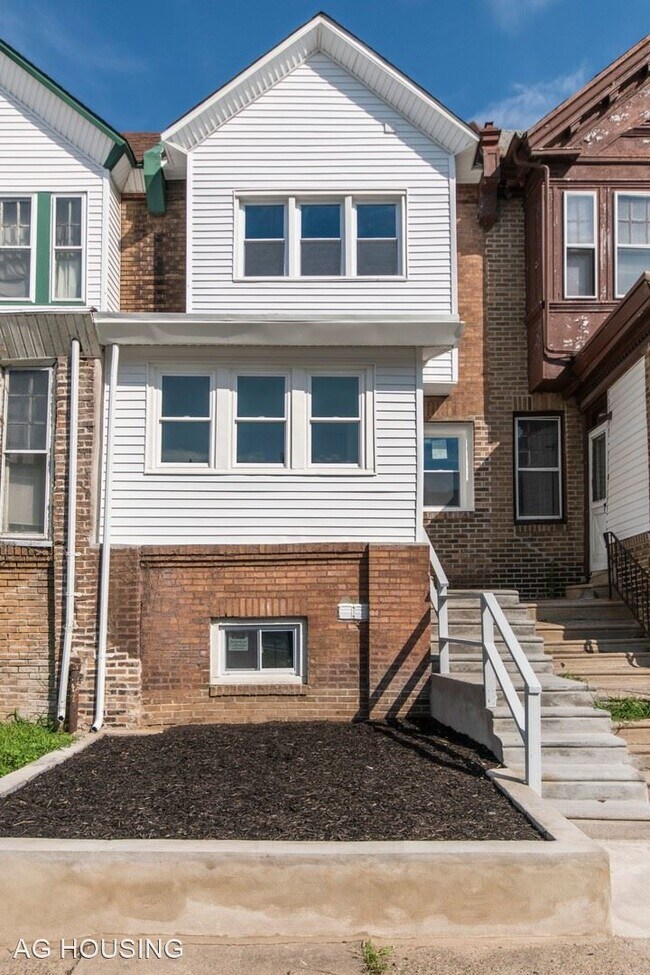 Building Photo - 3 br, 1.5 bath House - 5443 Florence Ave