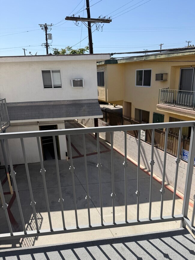 Foto del edificio - 3317 Bagley Ave