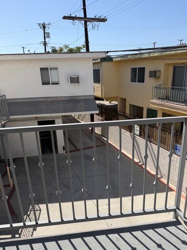 Building Photo - 3317 Bagley Ave