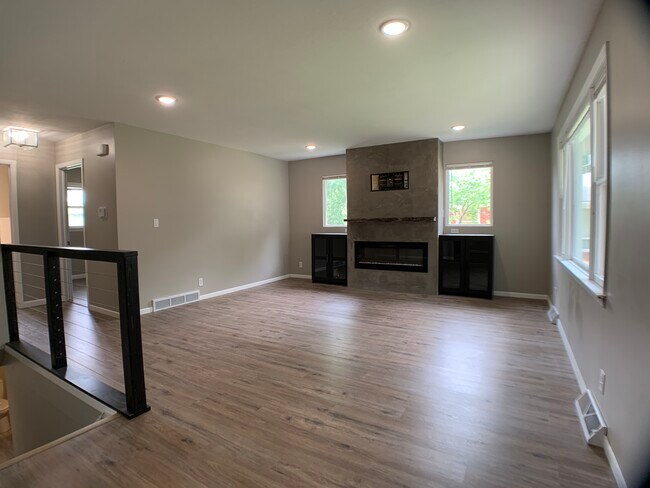 Foto del edificio - 211 Wedgewood Dr