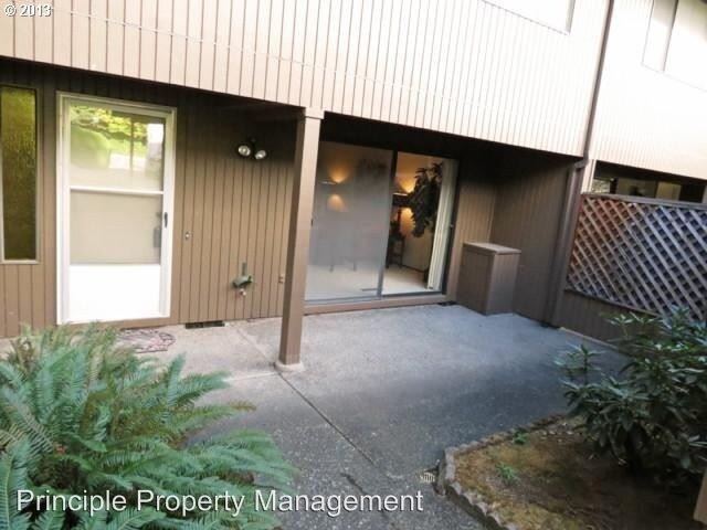 Building Photo - 2 br, 1.5 bath House - 2301 Ridgeway Drive