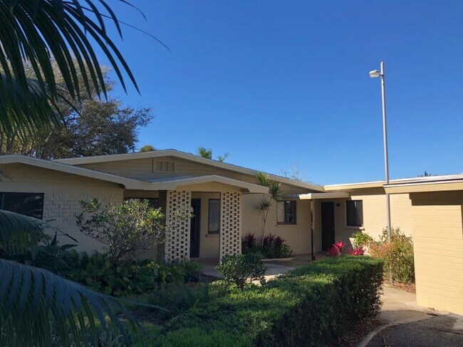 Building Photo - 3064 S Peninsula Dr